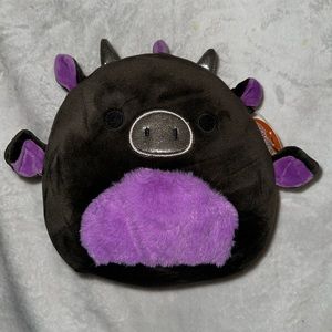 NWT Dent, the bat squshmallow